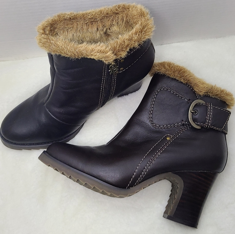Brown Ankle Boots with Fur Lining